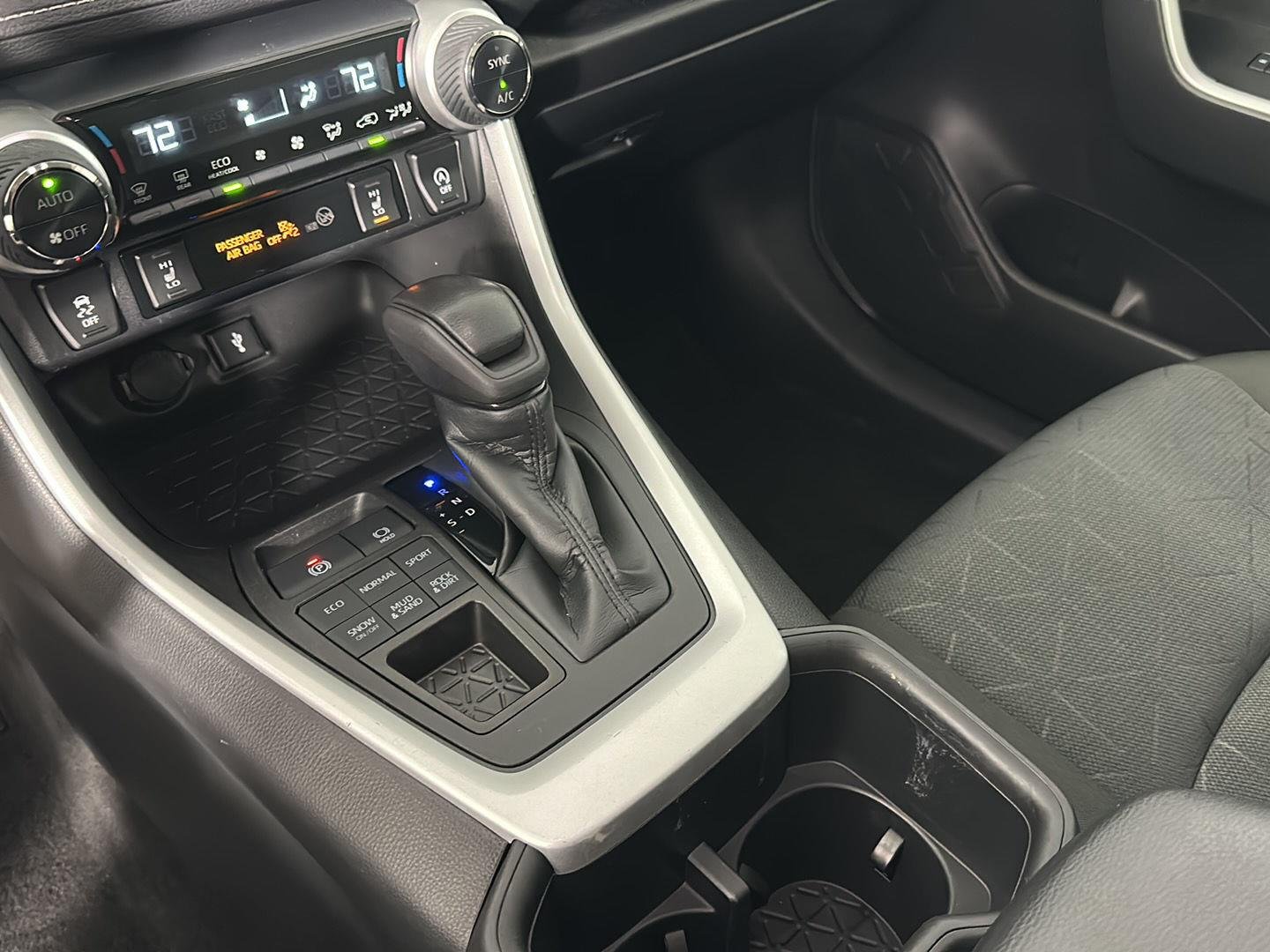 Used 2022 White Toyota XLE image 25