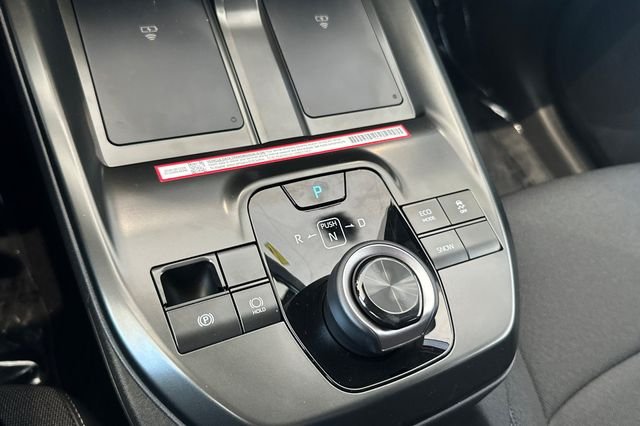 New 2026 Wind Chill Pearl <sup>1</sup> Toyota  SE image 19