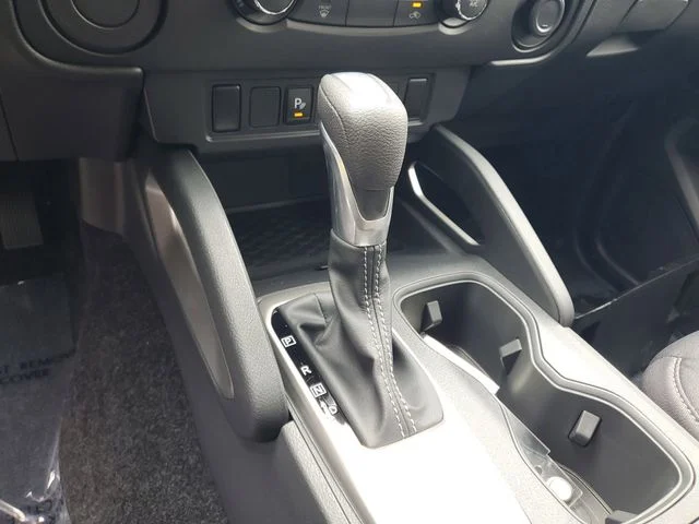 New 2026 Glacier White Nissan Crew Cab SV image 19