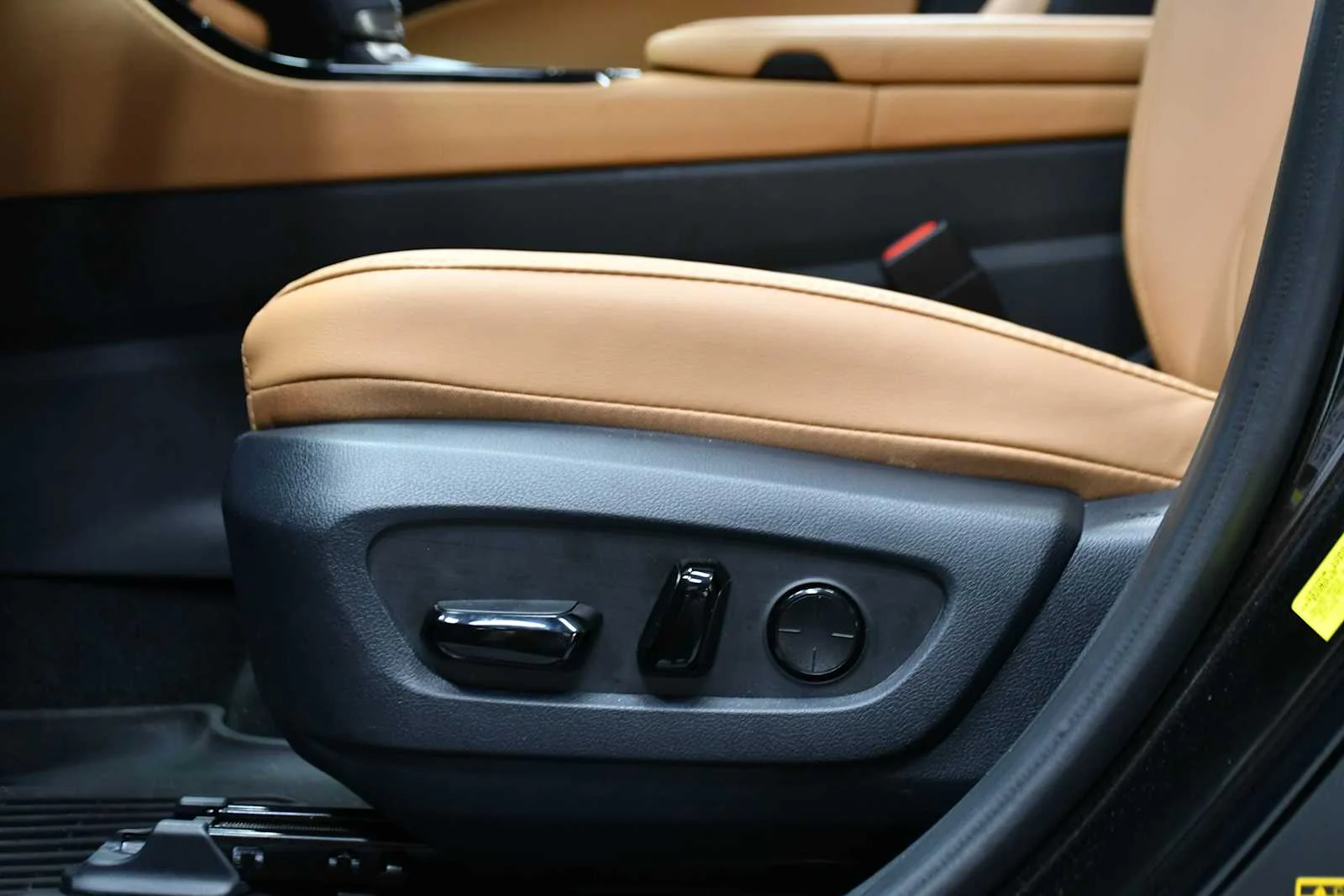 Used 2025 Caviar Lexus Luxury image 15