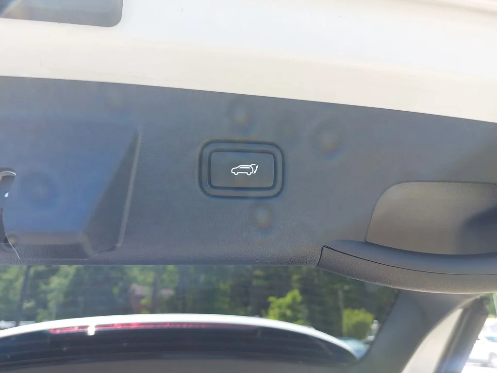 Used 2022 White Hyundai Limited image 13