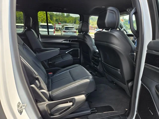 Used 2025 White Jeep Series II image 17