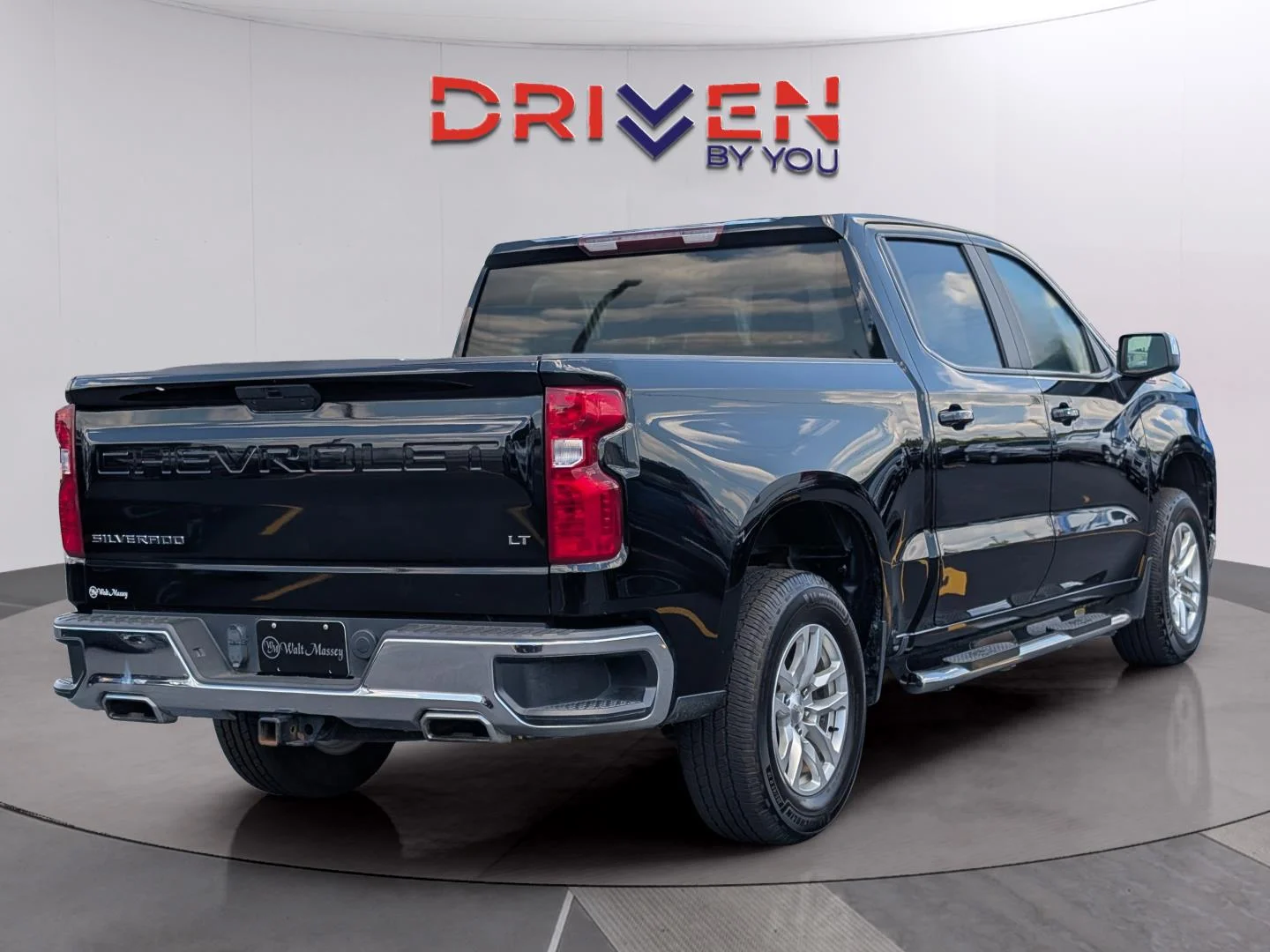 Used 2022 Black Chevrolet LT image 5