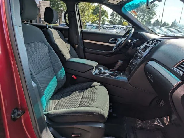 Used 2017 Red Ford XLT image 29