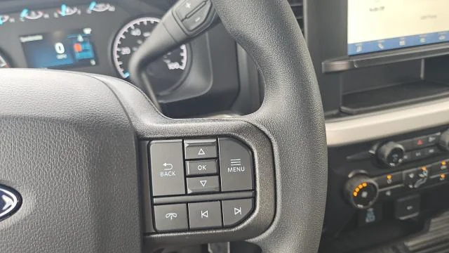 New 2027 Oxford White Ford XL 2WD image 36