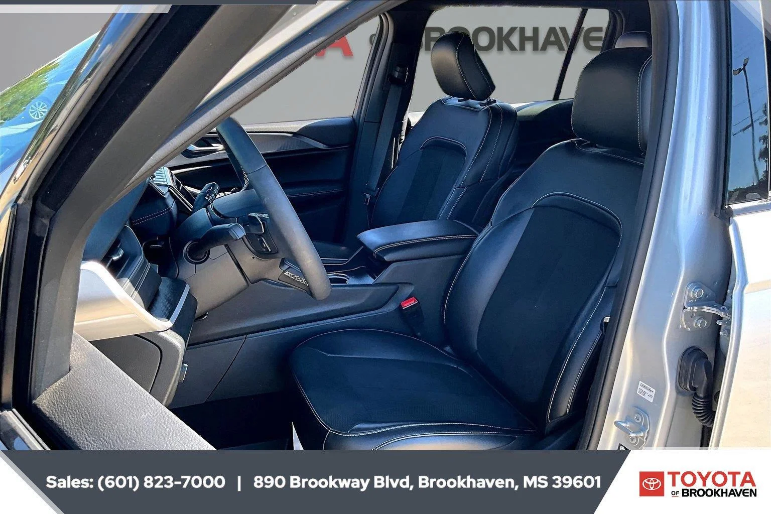 Used 2025 Silver Zynith Jeep Altitude X image 18