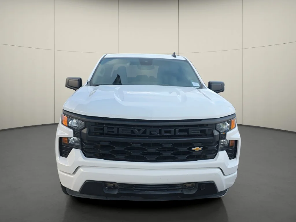 Used 2024 White Chevrolet Custom image 2