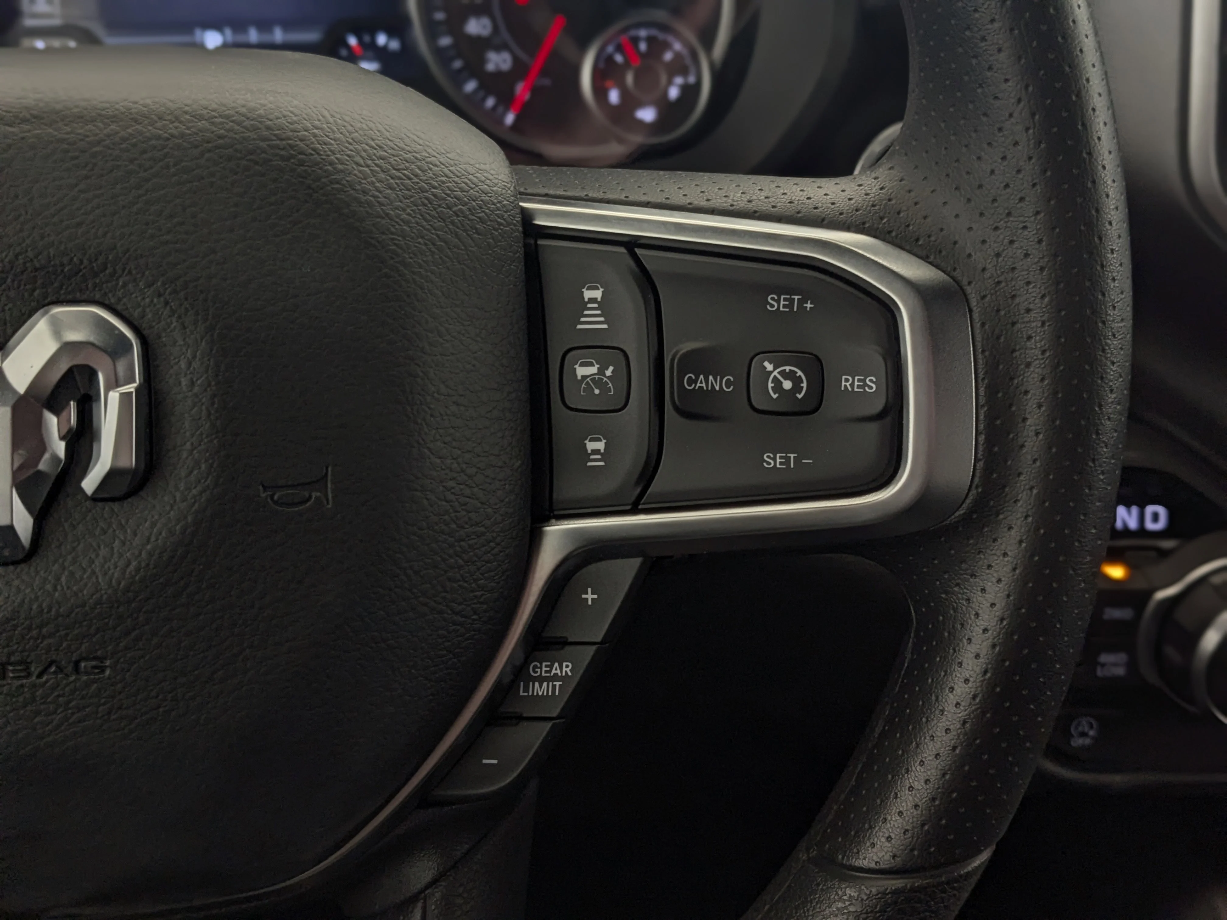 New 2026 White RAM Express - 3.6L Pentastar VVT V6 engine with eTorque - BLACK EXPRESS EDITION image 17