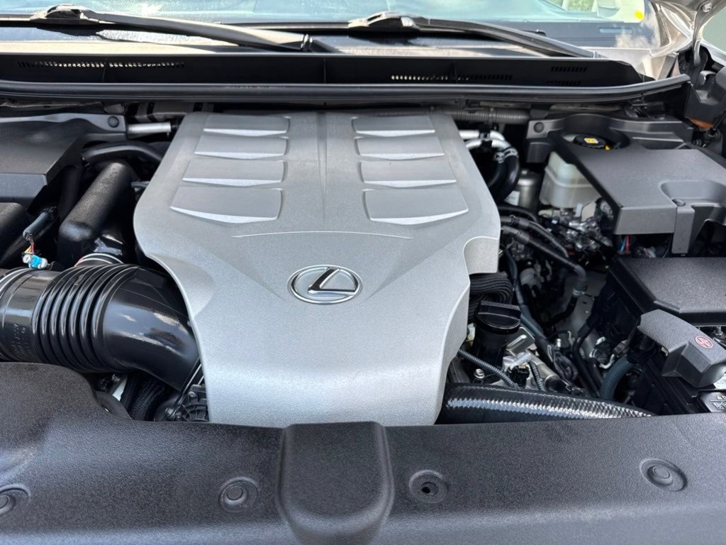 Used 2018 Silver Lexus 460 image 33