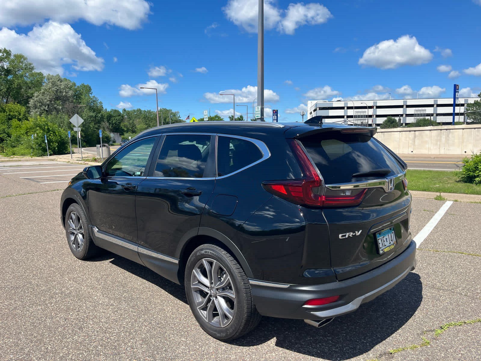 Used 2020 Crystal Black Pearl Honda Touring image 4