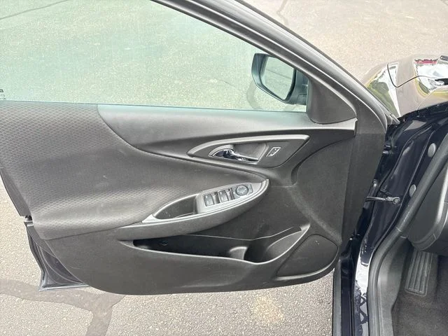 2023 Chevrolet Malibu 1LT - Photo 12