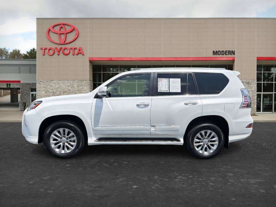Used 2015 Starfire Pearl Lexus 460 image 7