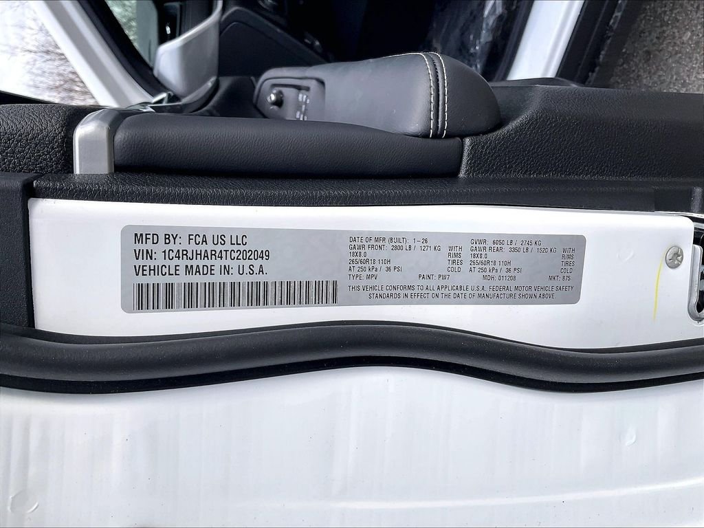 New 2026 Bright White Clear-Coat Exterior Paint Jeep Altitude image 16
