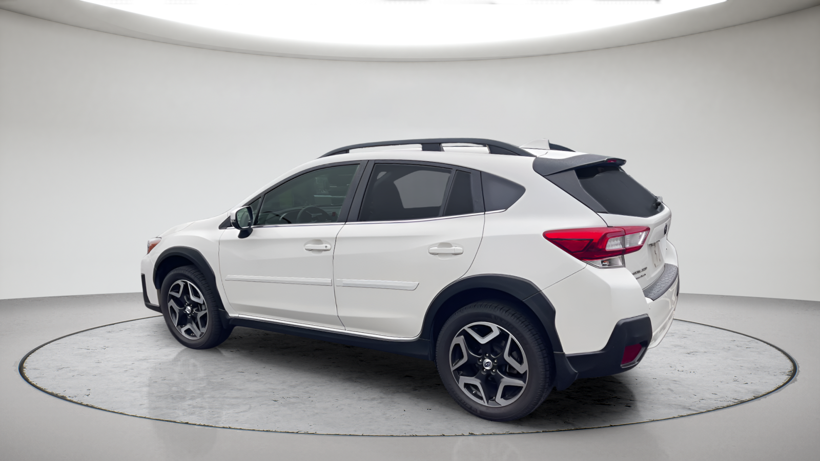 Used 2018 Crystal White Pearl Subaru 2.0i Limited image 10