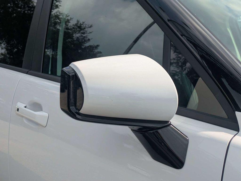 New 2026 White Hyundai Blue SEL 7P image 9