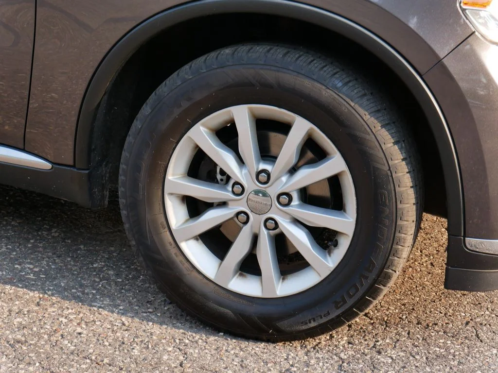 Used 2015 Gray Dodge SXT image 7
