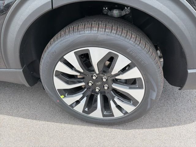 New 2026 Black Ford Platinum image 9