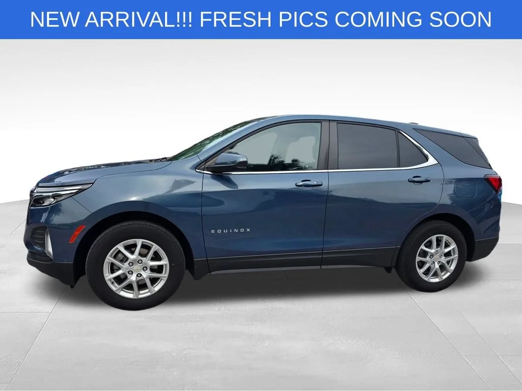Used 2024 Lakeshore Blue Metallic Chevrolet LT image 3