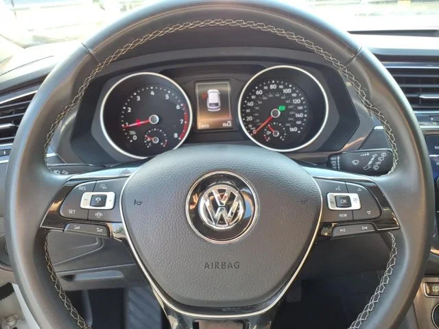 Used 2021 White Volkswagen 2.0T SE image 22