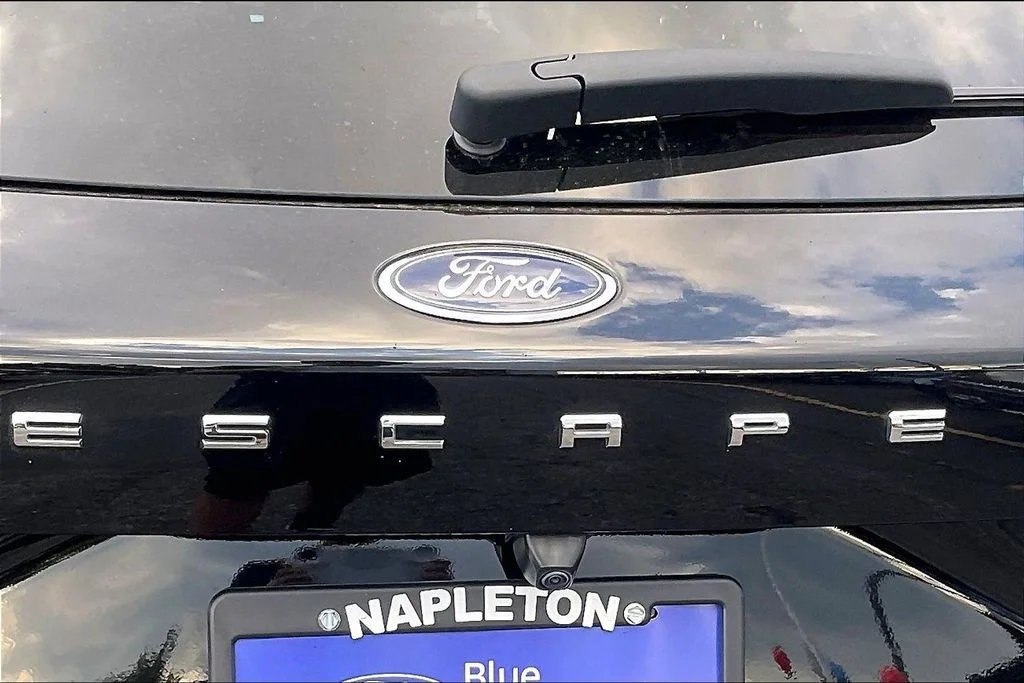 Used 2023 Black Ford Active image 7
