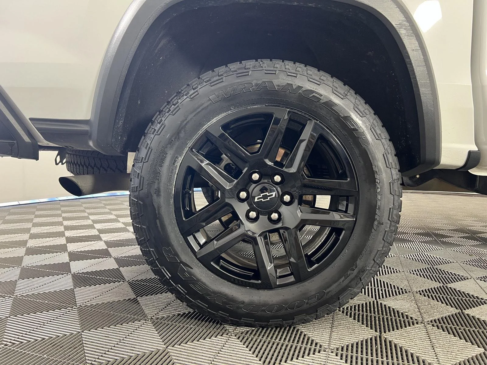 Used 2023 Summit White Chevrolet Trail Boss image 21