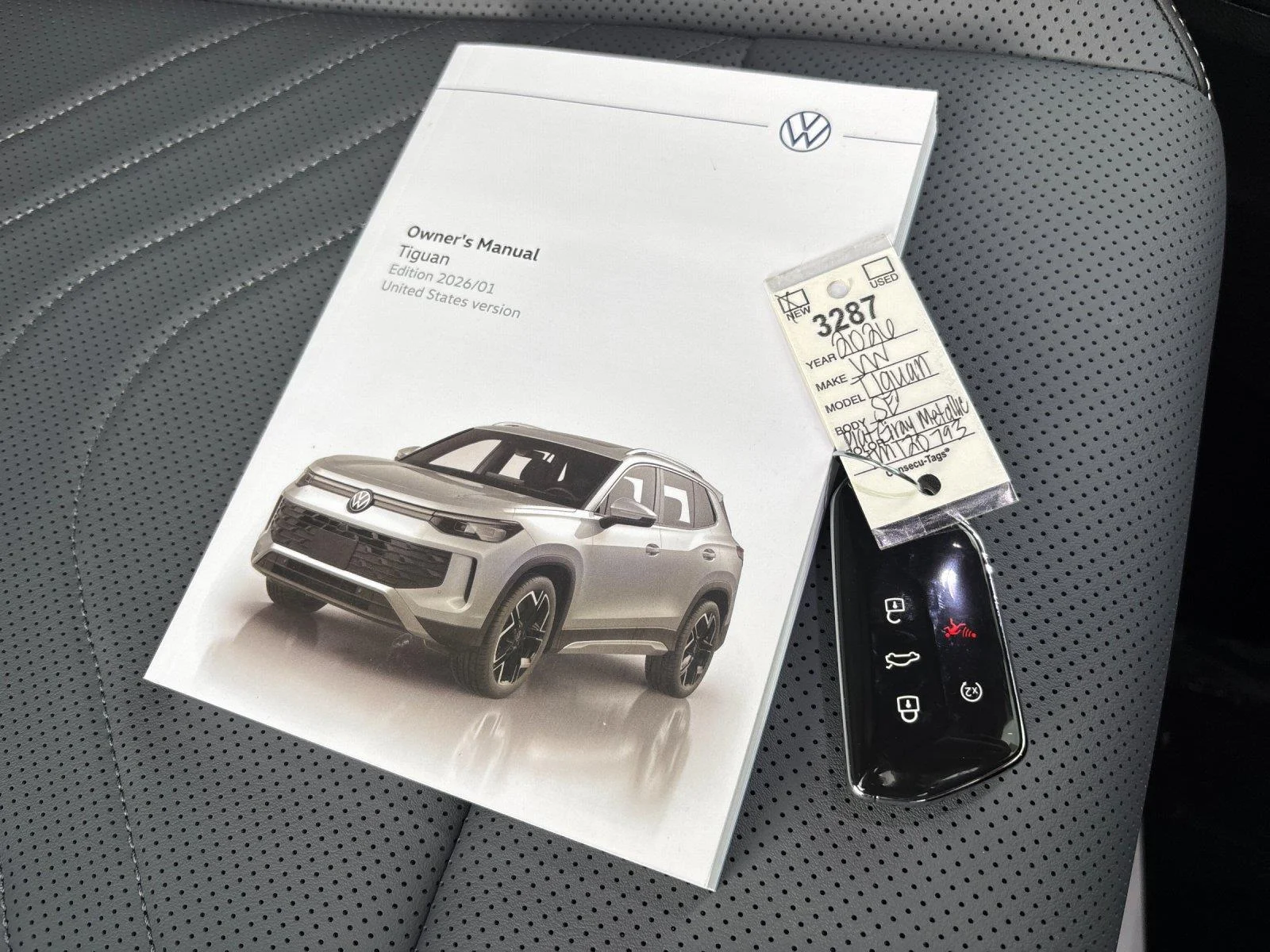 New 2026 platinum gray metallic Volkswagen SE R-Line Black image 41