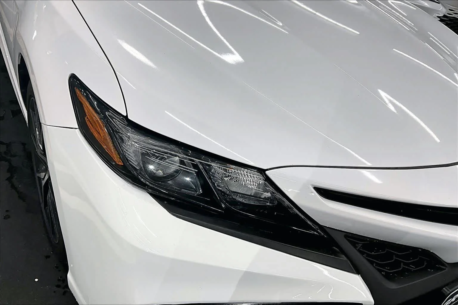 Used 2023 Ice Cap Toyota SE image 28