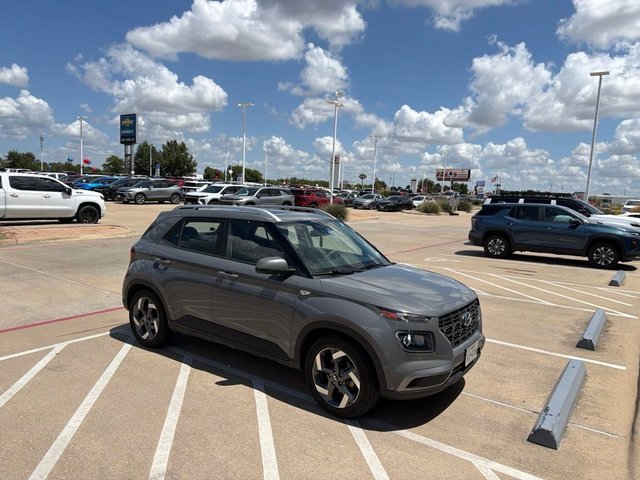 Pre-Owned 2022 Hyundai Venue SEL FWD 4D Sport Utility FWD