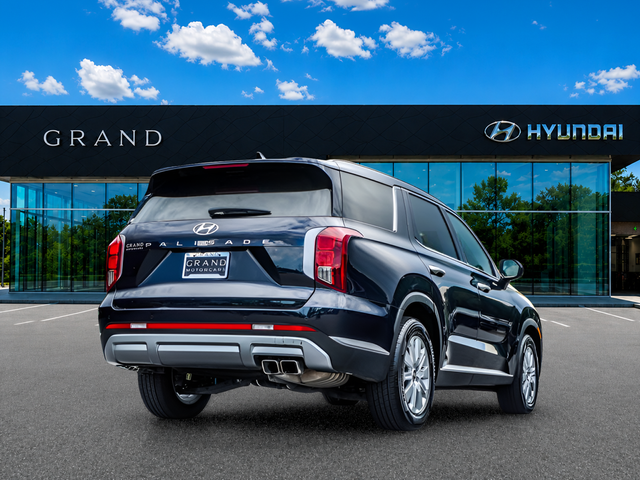 Certified Used 2025 White Hyundai SEL image 6