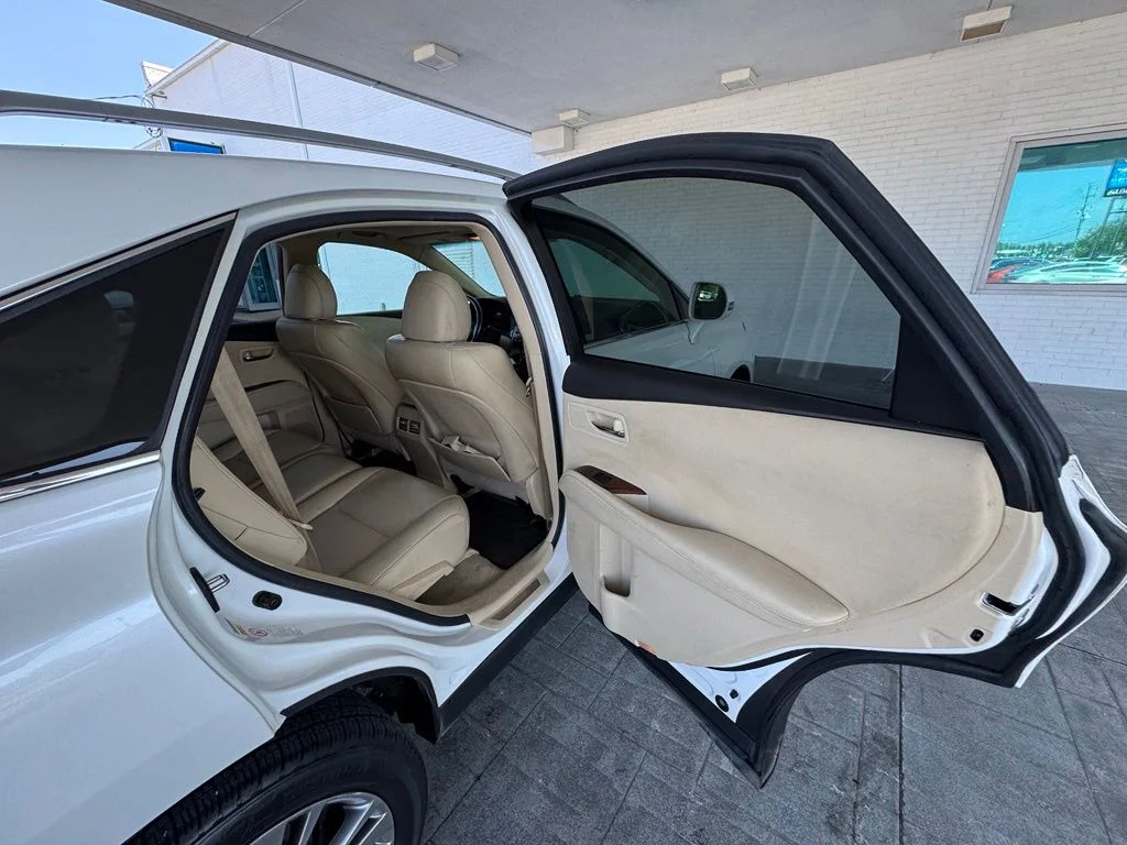 Used 2013 White Lexus 350 image 22