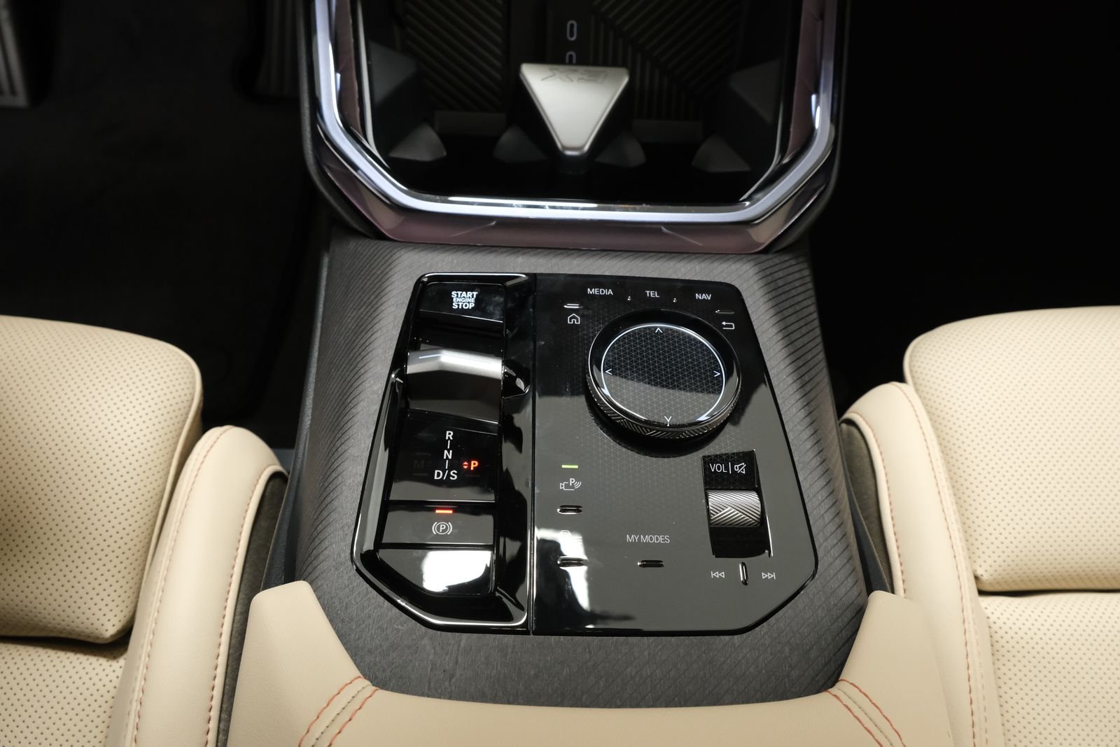 New 2026 Alpine White BMW 30 xDrive image 37