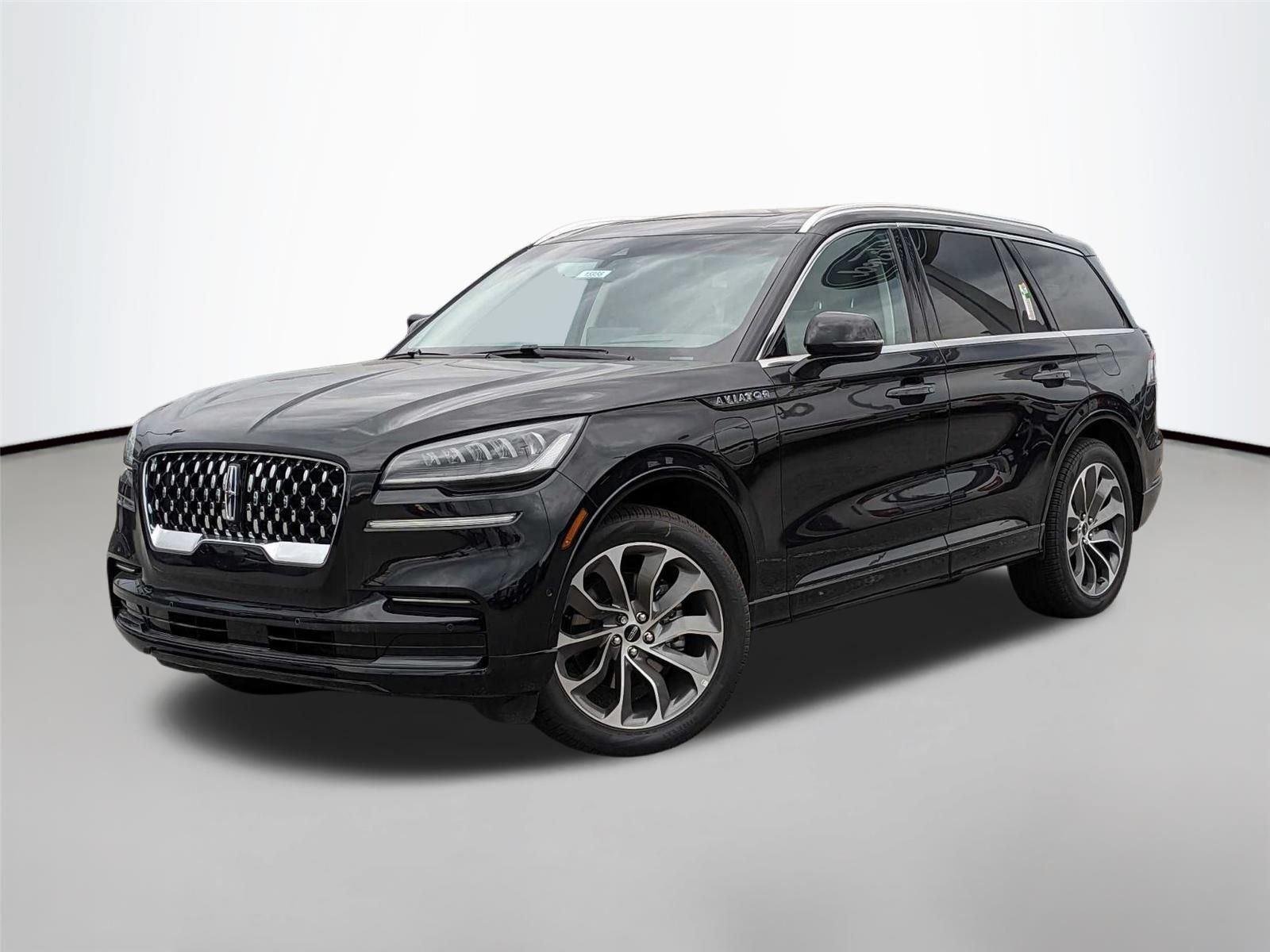 Used 2023 Infinite Black Metallic Lincoln Grand Touring image 1