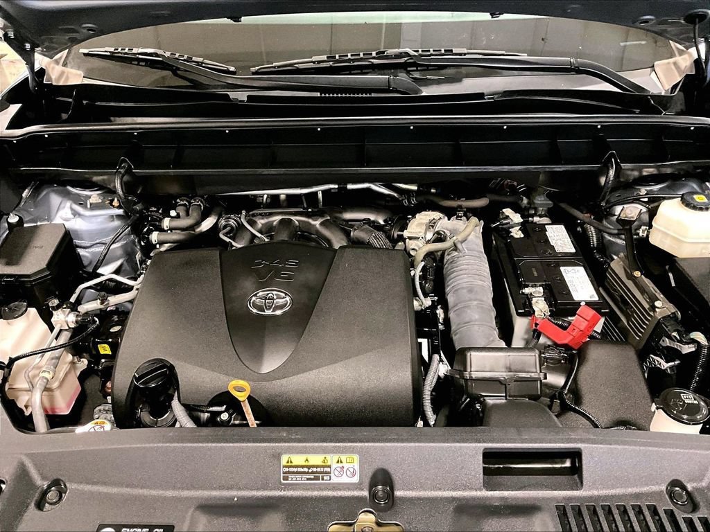 Used 2020 Moon Dust Toyota XLE image 31