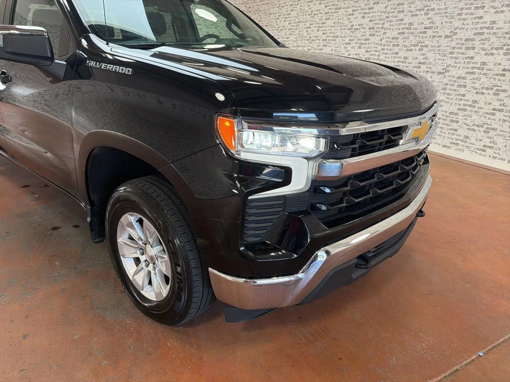 Used 2023 Black Chevrolet LT image 9
