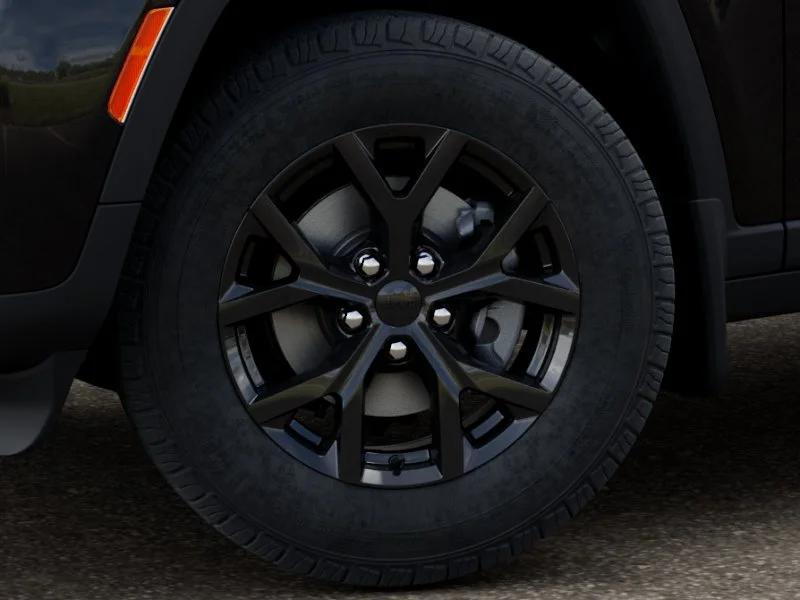New 2026 Diamond Black Crystal Pearl-Coat Exterior Paint Jeep Laredo image 4