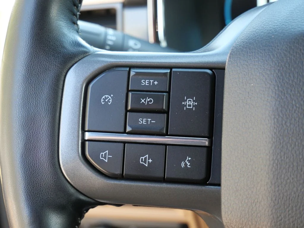 Used 2022 White Ford Lariat image 25