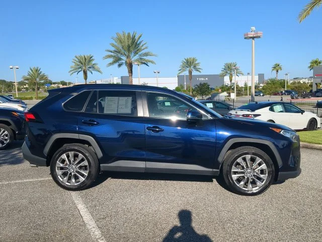 Certified Used 2021  Toyota XLE Premium image 3
