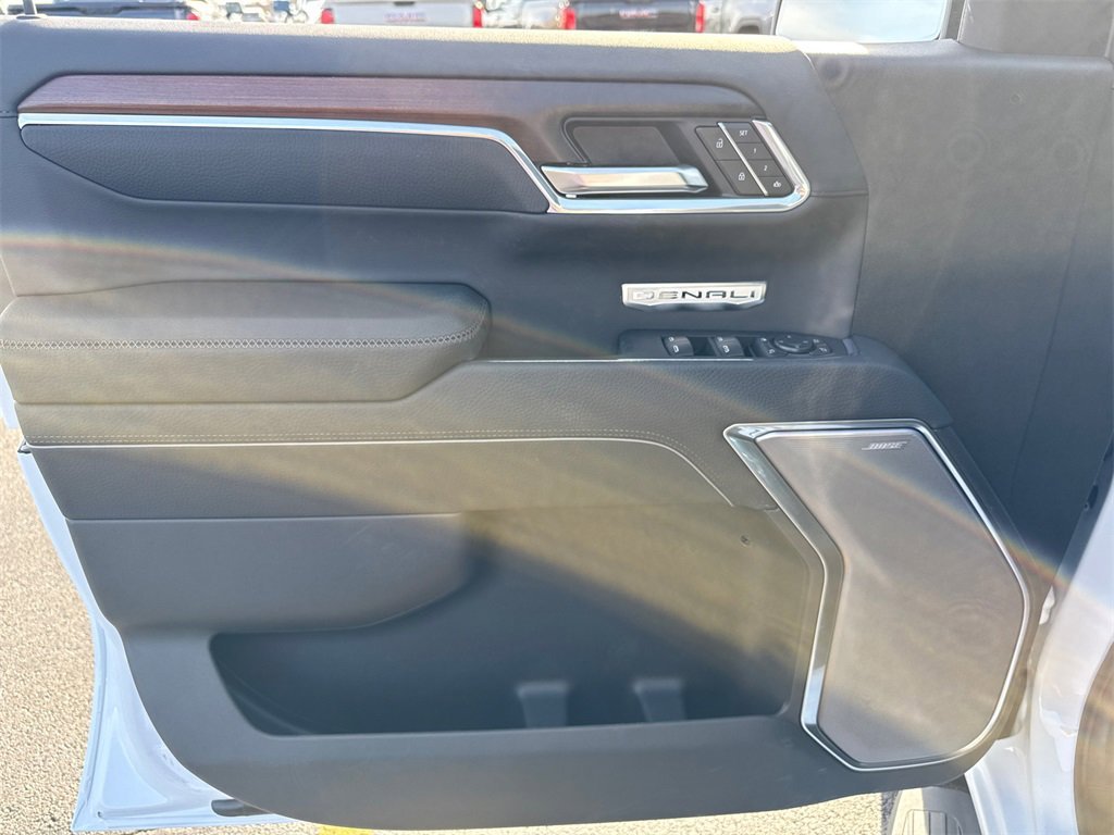 2026 GMC SIERRA - Image 13