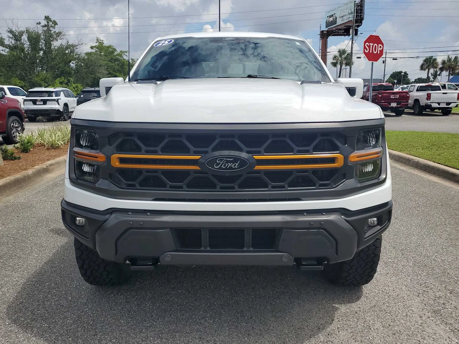 Used 2025 Space White Metallic Whi Ford Tremor image 9