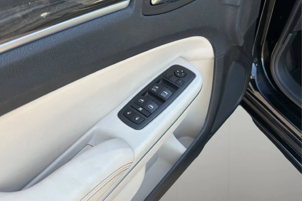 Used 2022 Black Chrysler Touring image 15