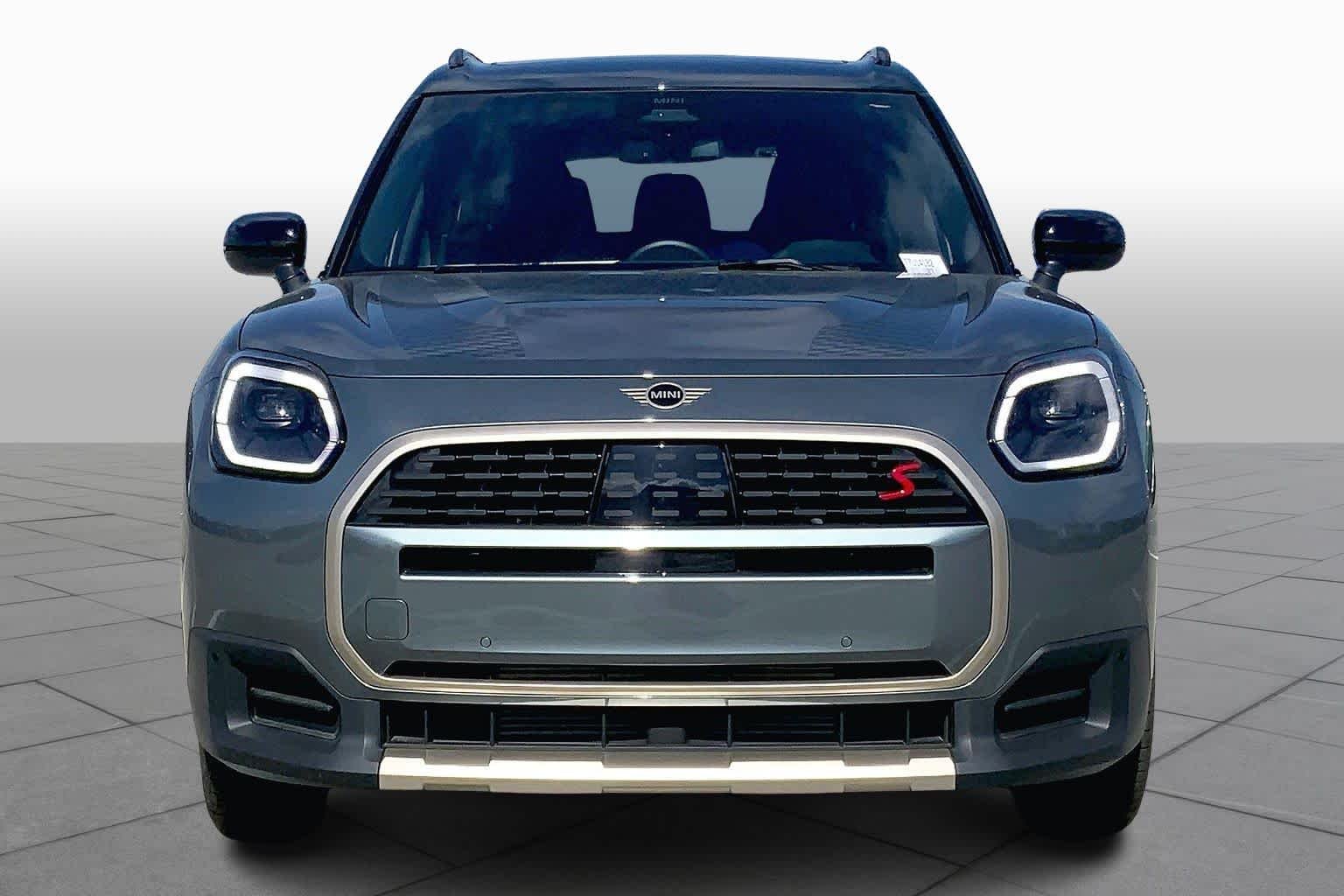 New 2026 Smokey Green Metallic MINI Signature Plus image 3