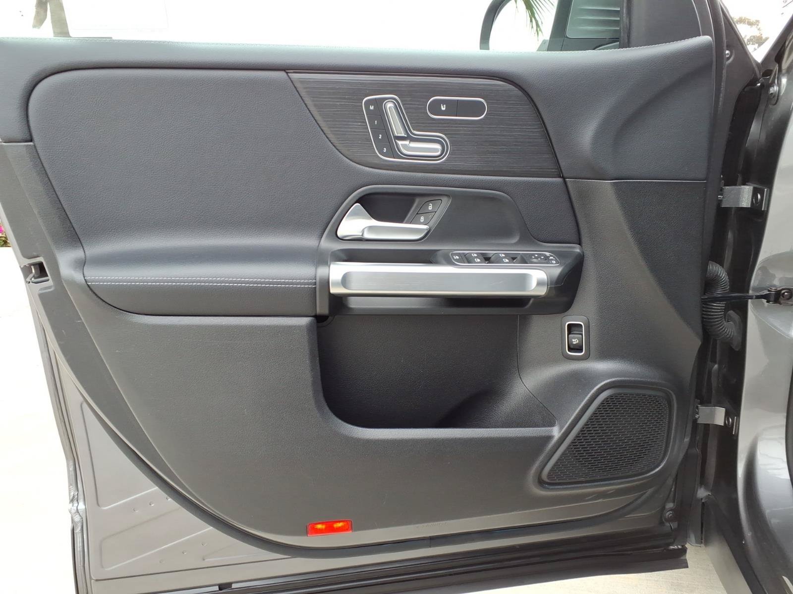 Used 2020 Mountain Gray Metallic Mercedes-Benz GLB250W image 12