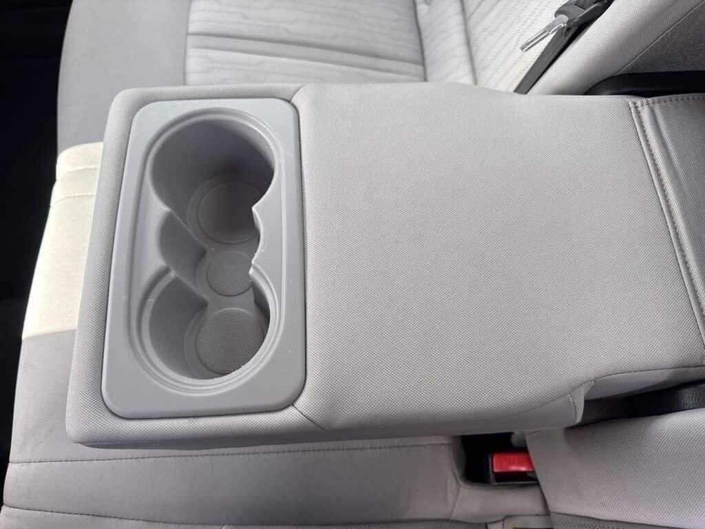 Used 2016 Black Hyundai Base image 40