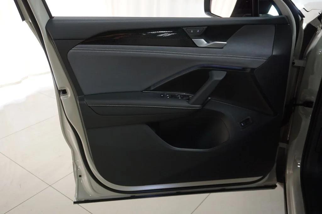 New 2026 Beige Volkswagen 2.0T SE R-Line Black image 25