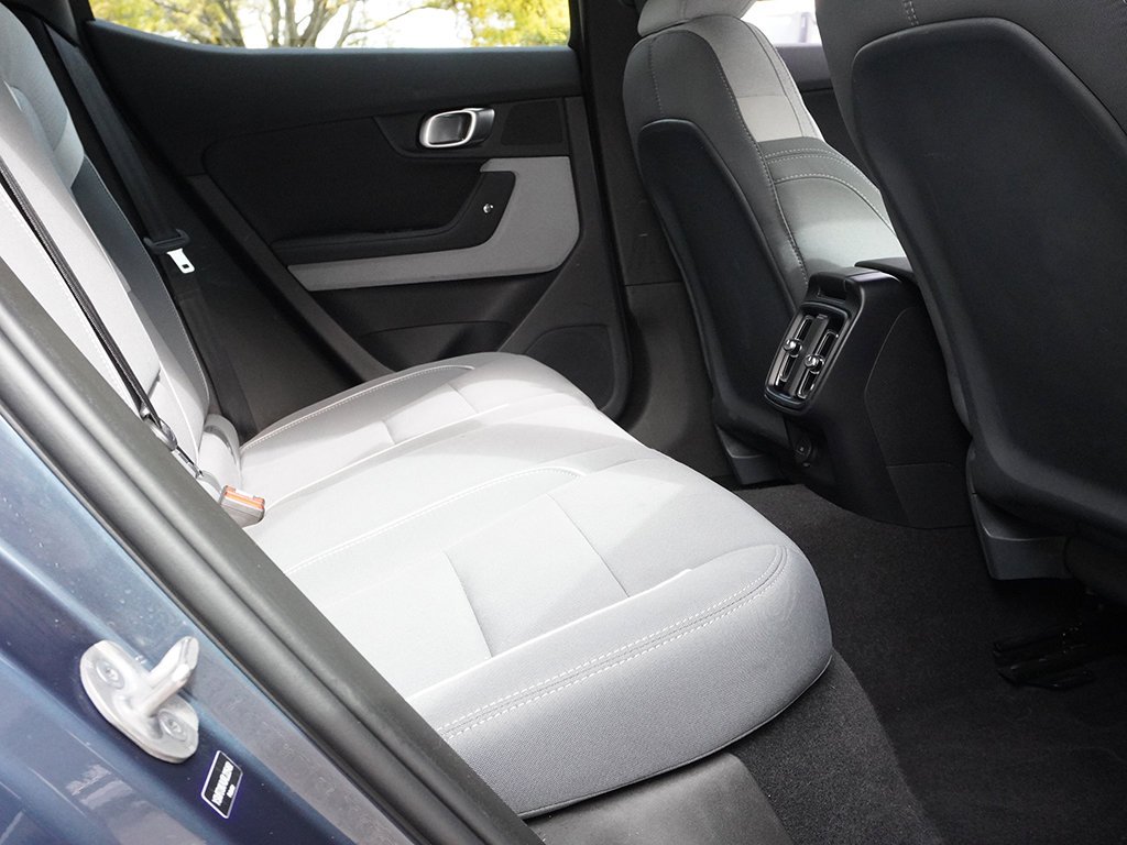 Used 2024 Blue Polestar Long Range Dual Motor image 30