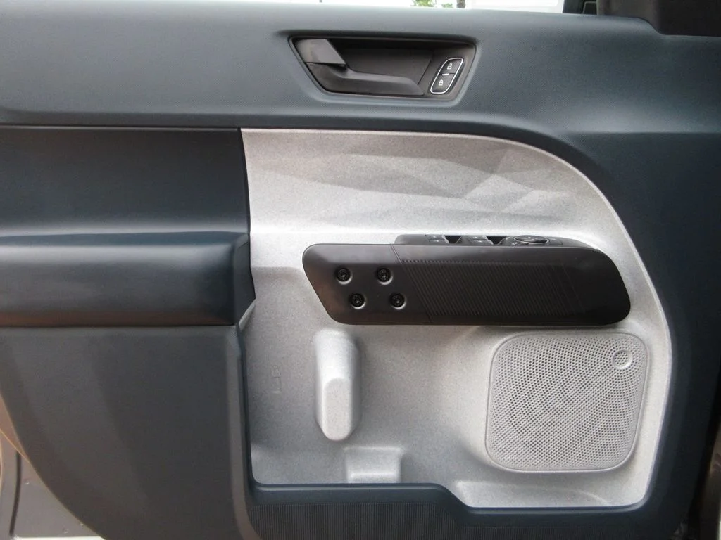 New 2026 Carbonized Gray Metallic Ford XLT image 9