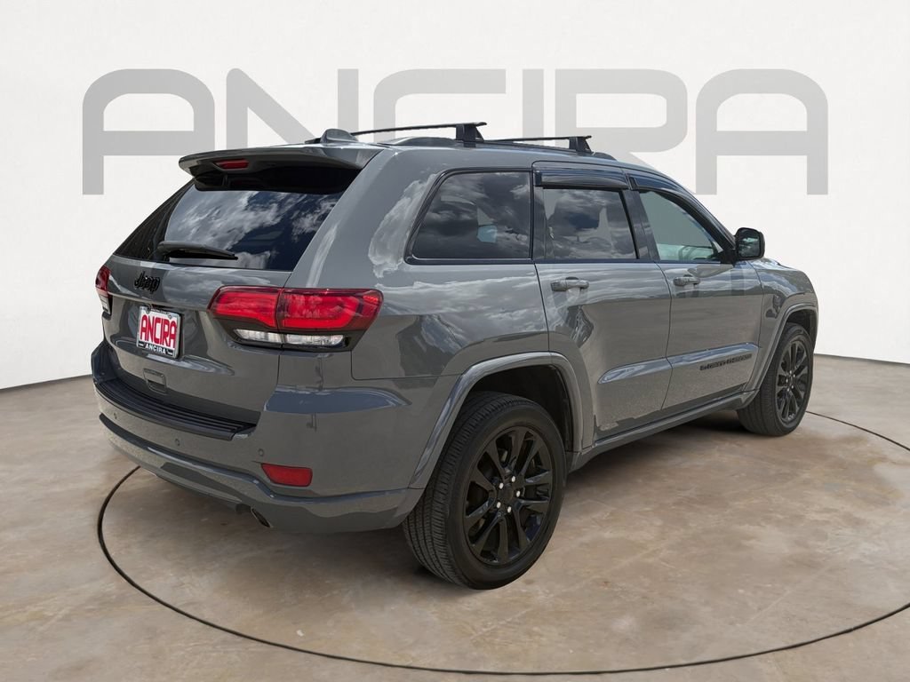 Used 2022 Sting-Gray Clearcoat Jeep Laredo X image 11