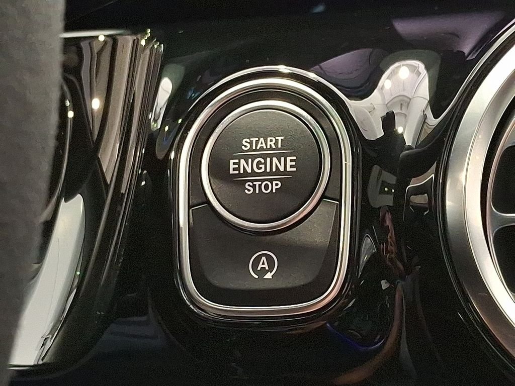 New 2026 Polar White Mercedes-Benz GLA 35 AMG® image 23