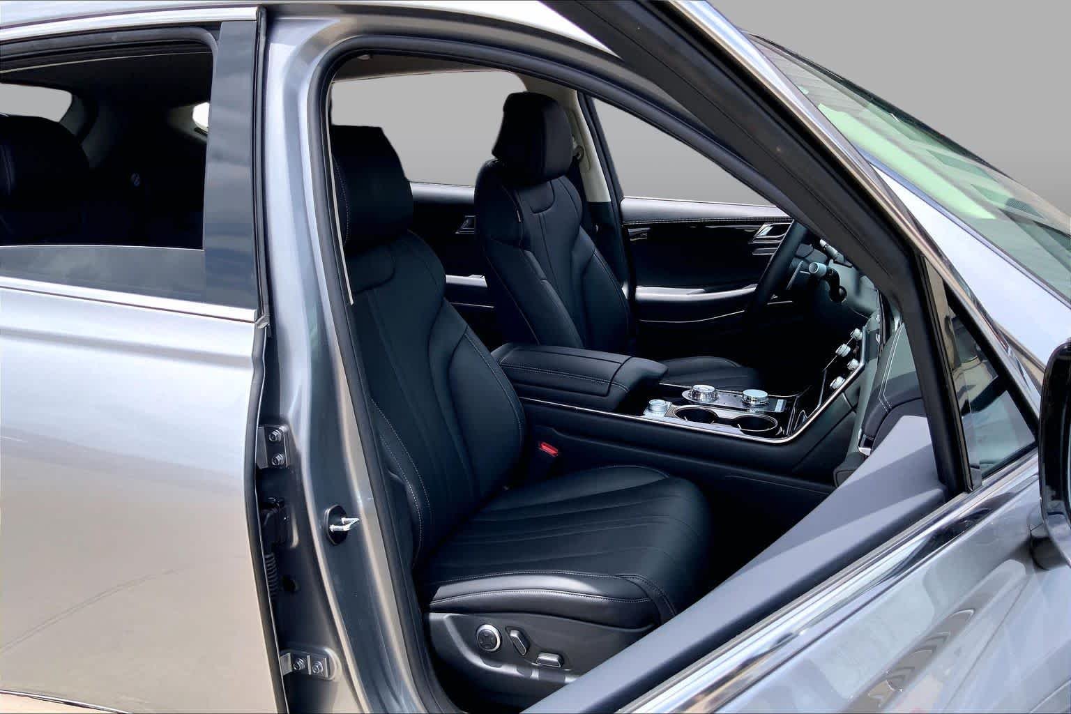 Used 2026 Savile Silver Genesis 2.5T image 9