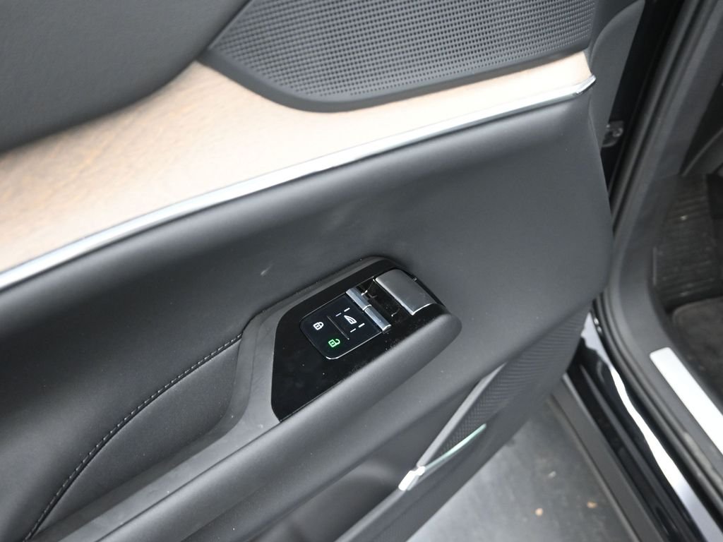2025 Volvo EX90 Plus - Photo 12